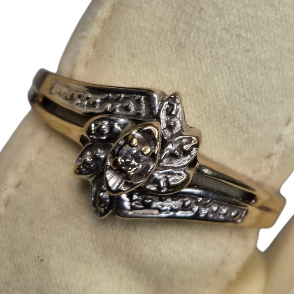 Vintage 10K Gold 6.5 Size Ring with Diamond Clusters Gorgeous 🥰 piece - Picture 11 of 15